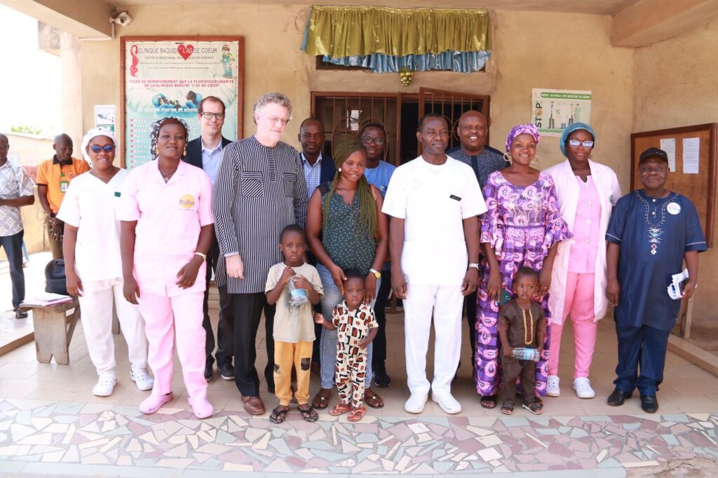 La photo de famille après la visite guidée.